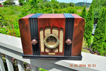 Charger l&#39;image dans la galerie, SOLD! - Sept 2, 2015 -BEAUTIFUL Wood Art Deco Retro 1935 Western Air Patrol 4G2T AM Tube Radio Totally Restored! Wow! - [product_type} - Western Air Patrol - Retro Radio Farm