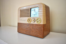 Load image into Gallery viewer, Tan Lizard Skin Wood 1946 Delco Model R-1409 Portable Vacuum Tube AM Radio Sounds Great Excellent Plus Condition!