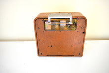 Charger l&#39;image dans la galerie, Tan Lizard Skin Wood 1946 Delco Model R-1409 Portable Vacuum Tube AM Radio Sounds Great Excellent Plus Condition!