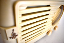 Charger l&#39;image dans la galerie, Carrara Ivory 1949 Emerson Model 581 Plaskon AM Vacuum Tube Radio Golden Age Beauty in Stellar Condition and Sounding!