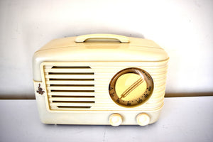 カラーラ アイボリー 1949 エマーソン モデル 581 プラスコン AM 真空管ラジオ 黄金時代の美しさ、素晴らしい状態とサウンド！