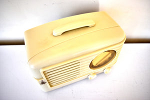 Carrara Ivory 1949 Emerson Model 581 Plaskon AM Vacuum Tube Radio Golden Age Beauty in Stellar Condition and Sounding!