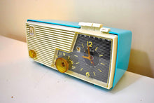 Charger l&#39;image dans la galerie, Sky Blue Turquoise and White 1956 Emerson Model 919 Tube AM Radio Push Button Mania! Great Sounding!