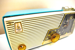 スカイブルー ターコイズとホワイト 1956 エマーソン モデル 919 真空管 AM ラジオ プッシュ ボタン マニア!素晴らしいサウンド!