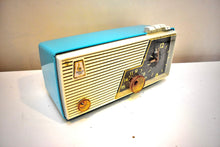 Charger l&#39;image dans la galerie, Sky Blue Turquoise and White 1956 Emerson Model 919 Tube AM Radio Push Button Mania! Great Sounding!