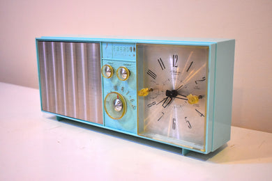 Laguna Turquoise 1962 Emerson Model 31L04 Vacuum Tube AM Radio Beauty and Sounds Great!