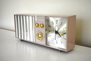 ベージュ ピンク 1962年 エマーソン ライフタイマー II モデル 31L04 真空管 AM クロック ラジオ 状態良好！いいね！