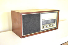 画像をギャラリービューアに読み込む, 木製キャビネット モダンテクノロジー 1969 エマーソンモデル 31T56 AM FM ソリッドステートラジオのサウンドは素晴らしいです。