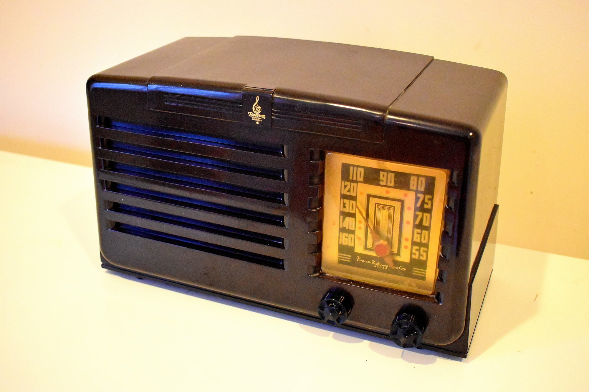 Bluetooth MP3 Ready - 1940 Emerson Model 333 AM Brown Bakelite Vacuum Tube Clock Radio Classic and Classy!