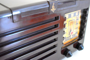 アンバー ブラウン ベークライト 1940 エマーソン モデル 333 AM 真空管ラジオのサウンドは素晴らしいです。