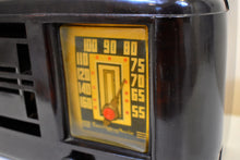 画像をギャラリービューアに読み込む, Bluetooth 準備完了 - アンバー ブラウン ベークライト 1947 エマーソン モデル 507 AM 真空管ラジオのサウンドは素晴らしいです。