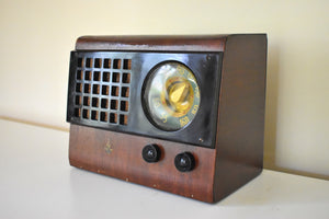 Post War Original Wood Cabinet 1946 Emerson Model 510 AM Vacuum Tube Radio Sounds Marvelous!