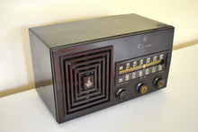 Load image into Gallery viewer, Mocha Brown Bakelite 1949 AM/FM Emerson Model 659 Brown Swirly Marbled Vacuum Tube Radio Works Great! Solid Built!