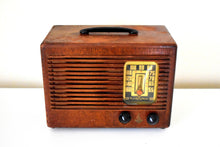 Load image into Gallery viewer, Wood 1942 Emerson Model EC-425 AM Vacuum Tube Radio Beautiful Little Woody!