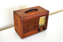 Load image into Gallery viewer, Wood 1942 Emerson Model EC-425 AM Vacuum Tube Radio Beautiful Little Woody!