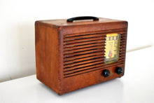 Load image into Gallery viewer, Wood 1942 Emerson Model EC-425 AM Vacuum Tube Radio Beautiful Little Woody!