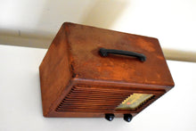 Load image into Gallery viewer, Wood 1942 Emerson Model EC-425 AM Vacuum Tube Radio Beautiful Little Woody!