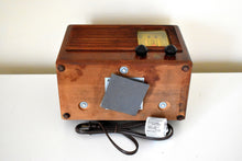 Load image into Gallery viewer, Wood 1942 Emerson Model EC-425 AM Vacuum Tube Radio Beautiful Little Woody!