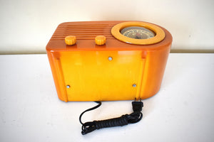 イエローとバタースコッチ Catalin 1946 FADA モデル 1000 真空管 AM ラジオのサウンドは素晴らしいです。非常に良い状態！