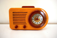 Load image into Gallery viewer, Butterscotch Gold and Green Catalin 1946 FADA Model 1000 Vacuum Tube AM Radio Works Great! Excellent Condition!