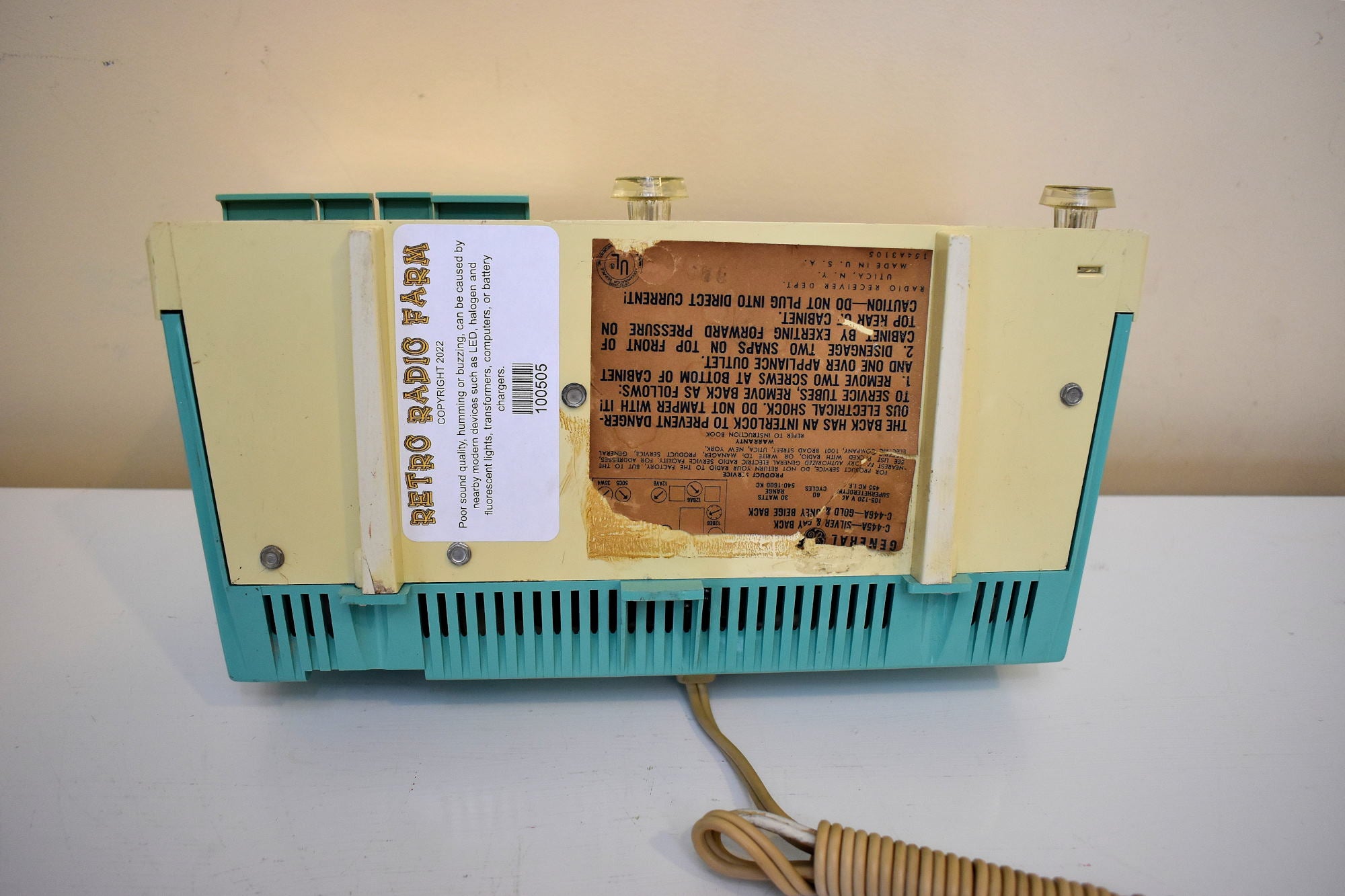 Turquoise and White 1960 General Electric Model C-4518 AM Vintage Radi –  Retro Radio Farm