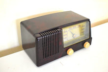 Charger l&#39;image dans la galerie, Bluetooth Ready To Go - Burgundy Brown Swirly 1950 General Electric Model 400  Vacuum Tube Radio Excellent Condition Great Sounding!