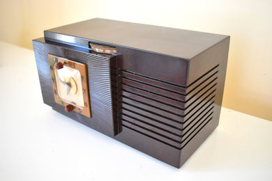 Deco Brown 1948 General Electric Telechron Model 50 Vacuum Tube AM Clock Radio Excellent Condition!