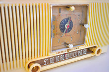 画像をギャラリービューアに読み込む, Bluetooth 準備完了 - バニラ アイボリー 1953 ゼネラル エレクトリック モデル 547 AM クロック ラジオの魅力と上品な美しいサウンド!