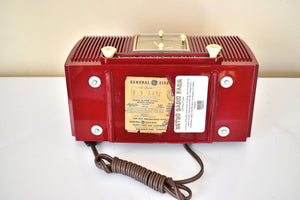 クランベリー レッド 1954 ゼネラル エレクトリック モデル 548PH AM 真空管ラジオ 素晴らしい状態です。サウンドは素晴らしいです。