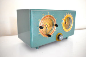 Mariner Green 1954 General Electric Model 566 AM Vacuum Tube Clock Radio Porthole Design Sounds and Looks Great!