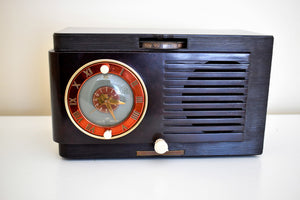 1952 ゼネラル エレクトリック モデル 60 AM ブラウン ベークライト チューブ クロック ラジオ 完全に復元されました。見た目はシャープです。