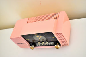 プリンセス ピンク ミッドセンチュリー 1958 ゼネラル エレクトリック モデル 913D 真空管 AM クロック ラジオ 美しいサウンドは素晴らしい、ほぼ新品です。