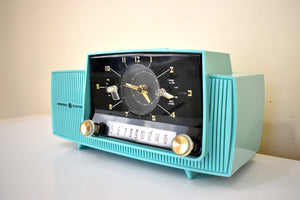 Seafoam Turquoise Mid Century 1959 General Electric Model 914D Vacuum Tube AM Clock Radio Popular Model Sounds Terrific!