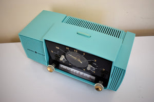 Seafoam Turquoise Mid Century 1959 General Electric Model 914D Vacuum Tube AM Clock Radio Popular Model Sounds Terrific!