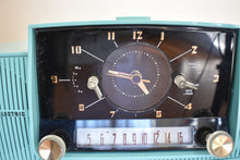 画像をギャラリービューアに読み込む, シーフォーム ターコイズ ミッドセンチュリー 1959 ゼネラル エレクトリック モデル 914D 真空管 AM クロック ラジオ 人気モデル サウンドは素晴らしい！