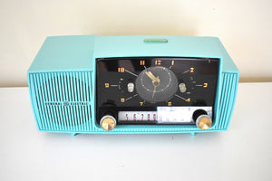 Seafoam Turquoise Mid Century 1959 General Electric Model 914D Vacuum Tube AM Clock Radio Popular Model!