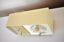 Charger l&#39;image dans la galerie, Bluetooth Ready To Go - Ivory Moderne 1959 GE General Electric Model C-403B AM Vacuum Tube Clock Radio