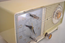 Charger l&#39;image dans la galerie, Smart Speaker Ready To Go - Creme Ivory Vintage 1959 GE General Electric Model C-465A AM Vacuum Tube Clock Radio Popular Model Solid Performer!