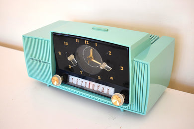 Ocean Turquoise Mid Century 1959 General Electric Model C-406C Vacuum Tube AM Clock Radio Beauty Sounds Fantastic Dreamy Color!