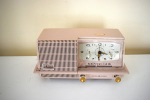 Dusty Pink 1957 General Electric Model C420A Vacuum Tube AM Clock Radio Near Mint!