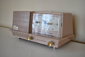 Dusty Pink 1958 General Electric Model C421A Vacuum Tube AM Clock Radio Excellent Condition Sounds Wonderful!