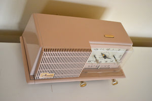 ダスティ ピンク 1958 ゼネラル エレクトリック モデル C421A 真空管 AM クロック ラジオ 素晴らしい状態のサウンドです。