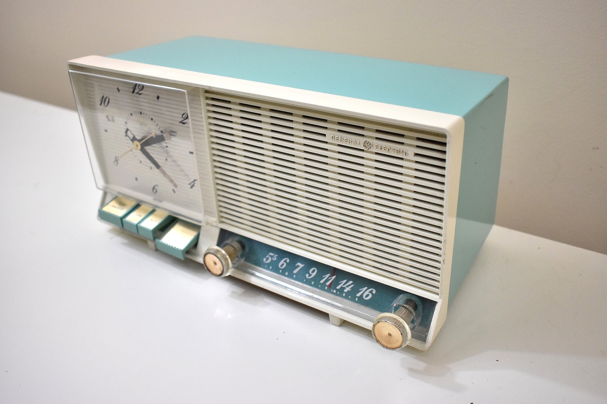 シーフォーム ターコイズ 1960 GE ゼネラル エレクトリック モデル C-427A AM ヴィンテージ ラジオ 50 年代後半の機能満載!
