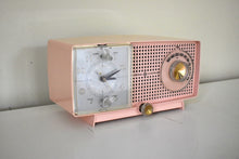 Charger l&#39;image dans la galerie, Cherry Blossom Pink Vintage 1959 General Electric Model C437A Vacuum Tube AM Clock Radio Cream Puff!