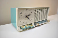 Charger l&#39;image dans la galerie, Seafoam Turquoise 1960 GE General Electric Model C-427A AM Vintage Radio Late Fifties Bells and Whistles!