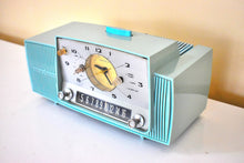 Charger l&#39;image dans la galerie, Cornflower Blue 1959 GE General Electric Model C-481A AM Vacuum Tube Clock Radio Holy Smoke Working Clock Light!
