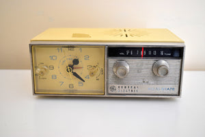 Boat Anchor 1966 General Electric Model C551D Solid State AM Clock Radio Works Great Rugged Construction!