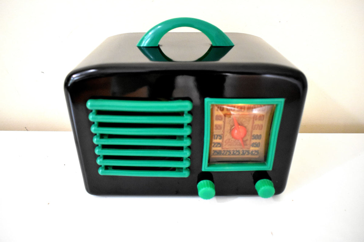 Black and Green 1947 General Television Model 1001 Vacuum Tube AM Rad Retro Radio Farm