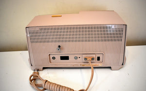 パウダー ピンク 1959-60 GE ゼネラル エレクトリック モデル C-422B AM ヴィンテージ ラジオ 素晴らしい状態です。