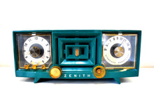 Load image into Gallery viewer, Kelly Green Mid Century 1955 Zenith Model R519FAM Vacuum Tube Radio Sleek and Sounds Great! Excellent Condition!